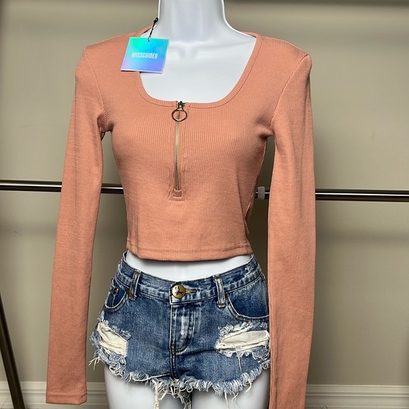 Missguided Long Sleeve Cropped Top (set of THREE) - Picture 6 of 7